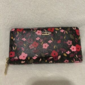 Story Book Kate Spade Zippy Floral Wallet
